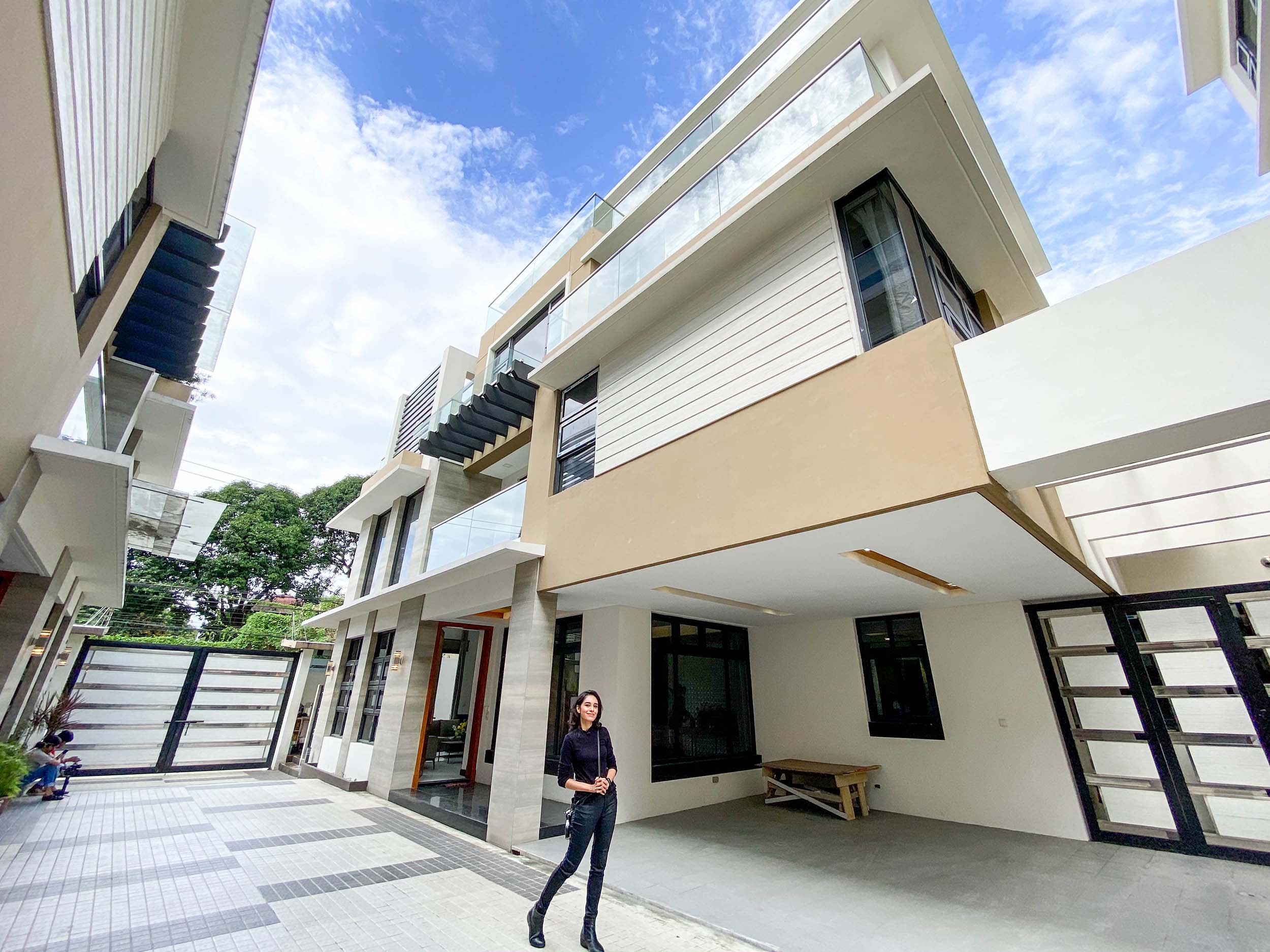 WhiteStone5BedroomHouseandLotforSaleinNewManilaQuezonCity-1.jpg