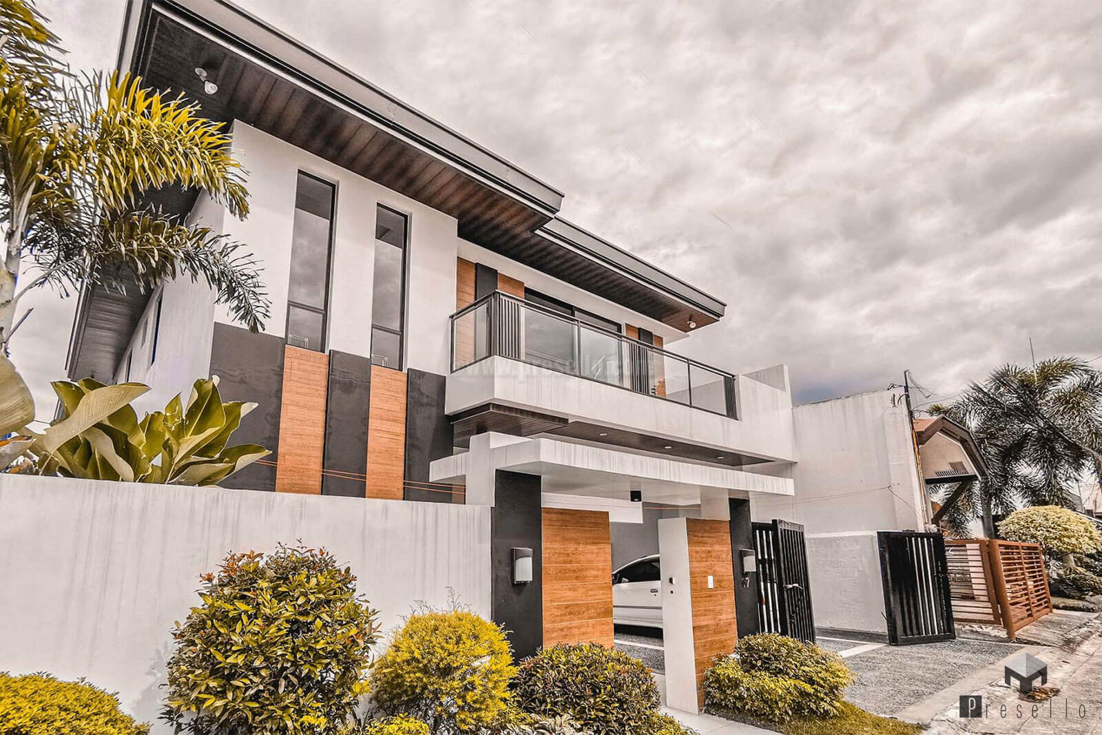 Gleaming4BedroomHouseandLotforSaleinBFParañaque-1.jpg