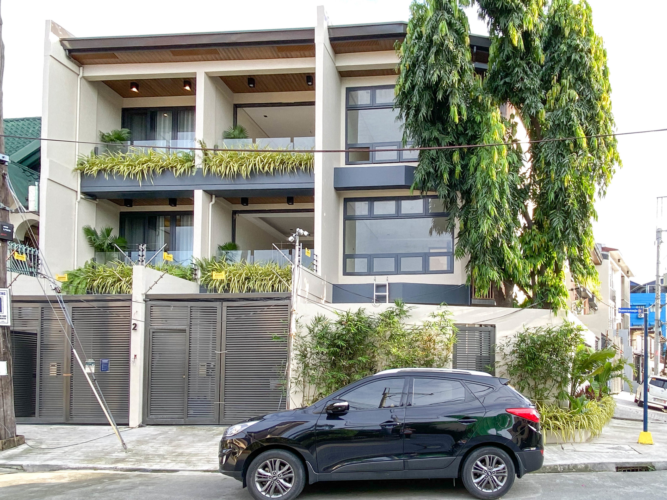 Notable4BedroomTownhouseforSaleinMandaluyongCity-1.jpg