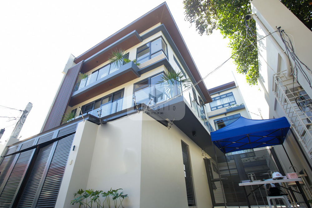 Refined4BedroomTownhouseforSaleinMandaluyongCity-1.jpg