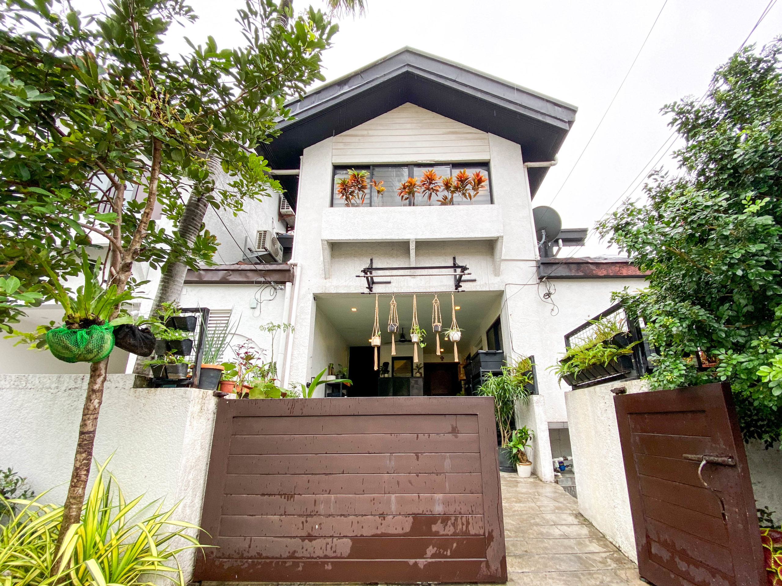 Stylish3BedroomHouseandLotforSaleinValleVerdePasig-1.jpg