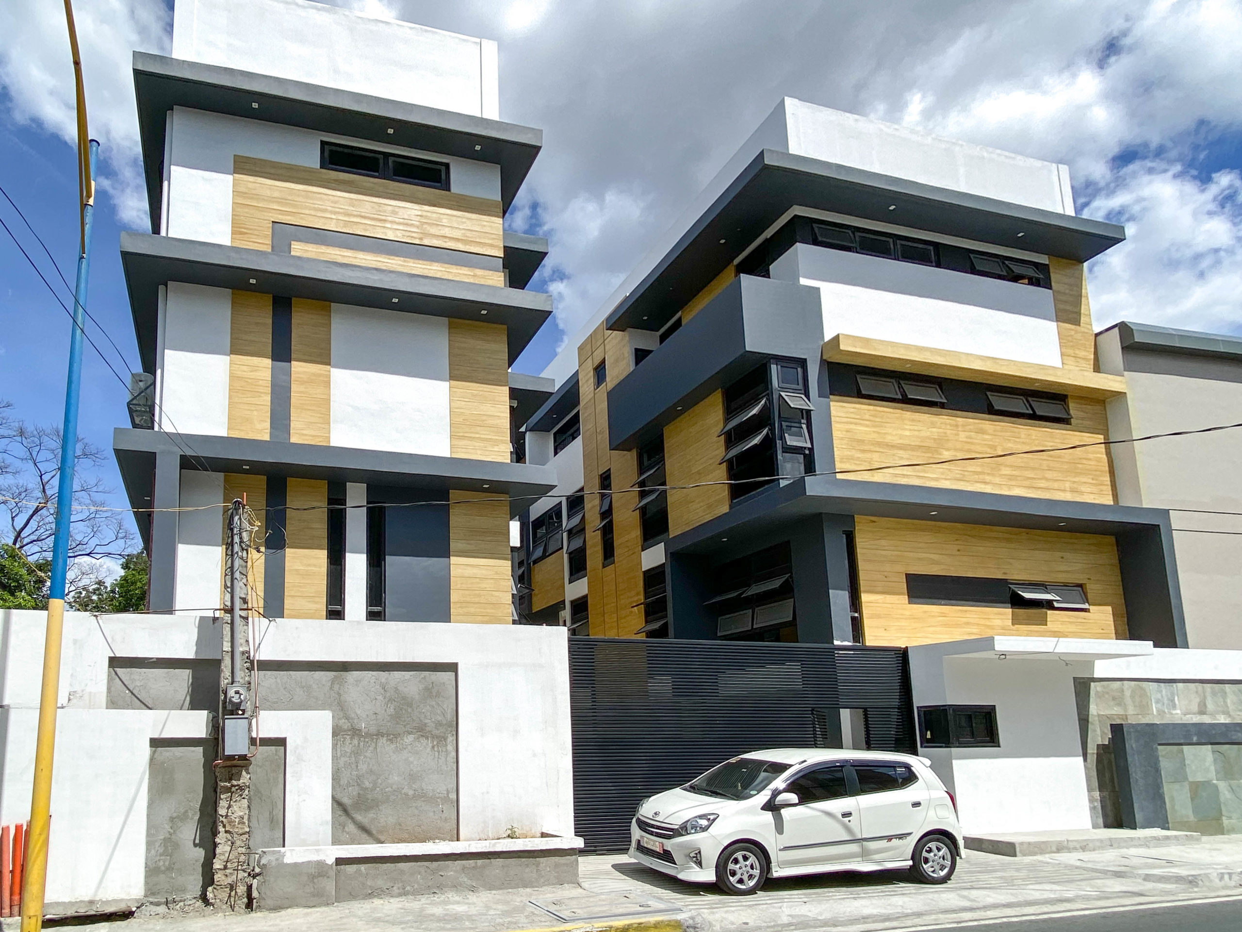 ModernCozy4BedroomTownhouseforSaleinMandaluyongCity-2.jpg