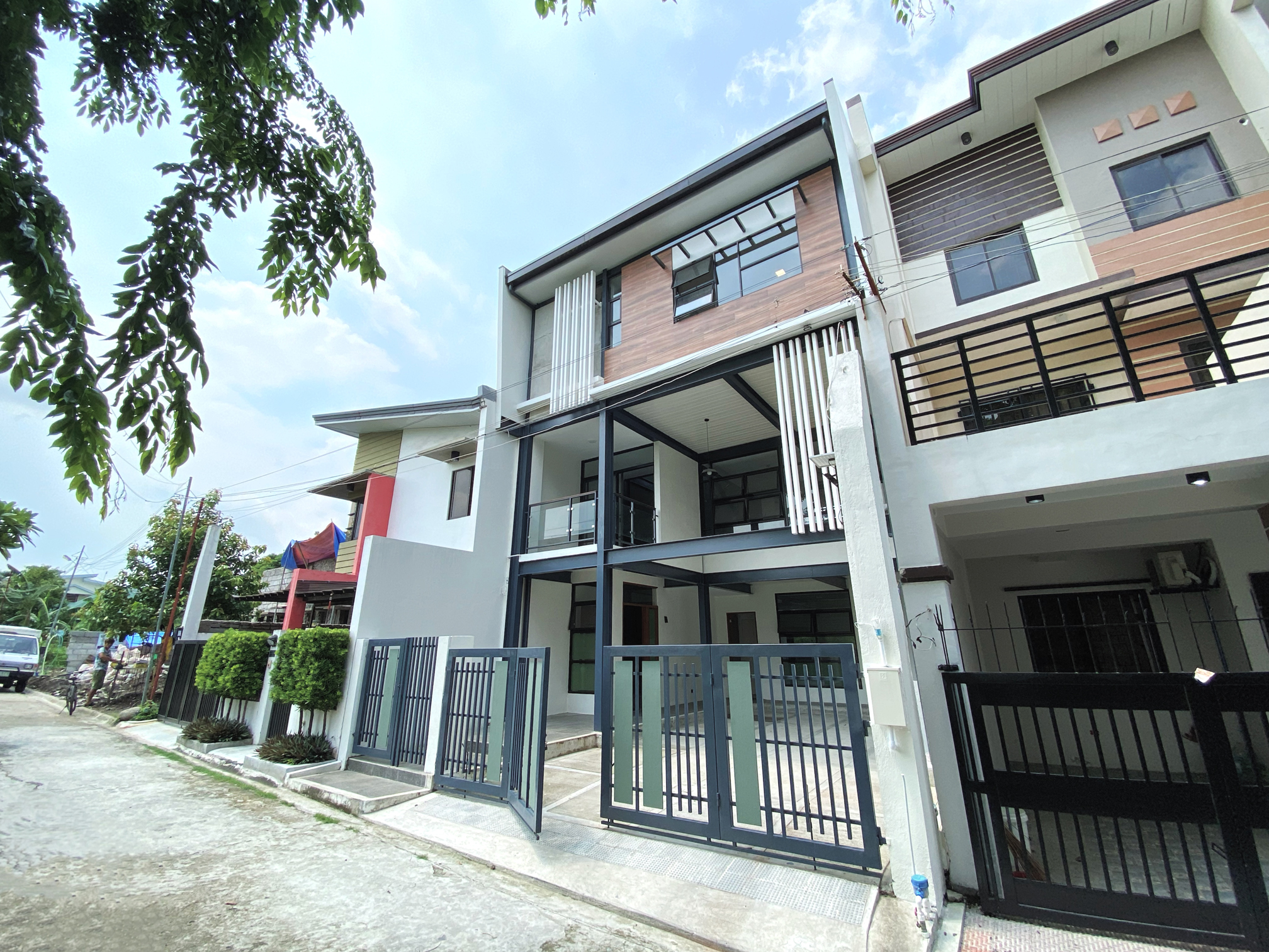 Stunning3BedroomHouseandLotforSaleinKatarunganVillageMuntinlupa-1.jpg