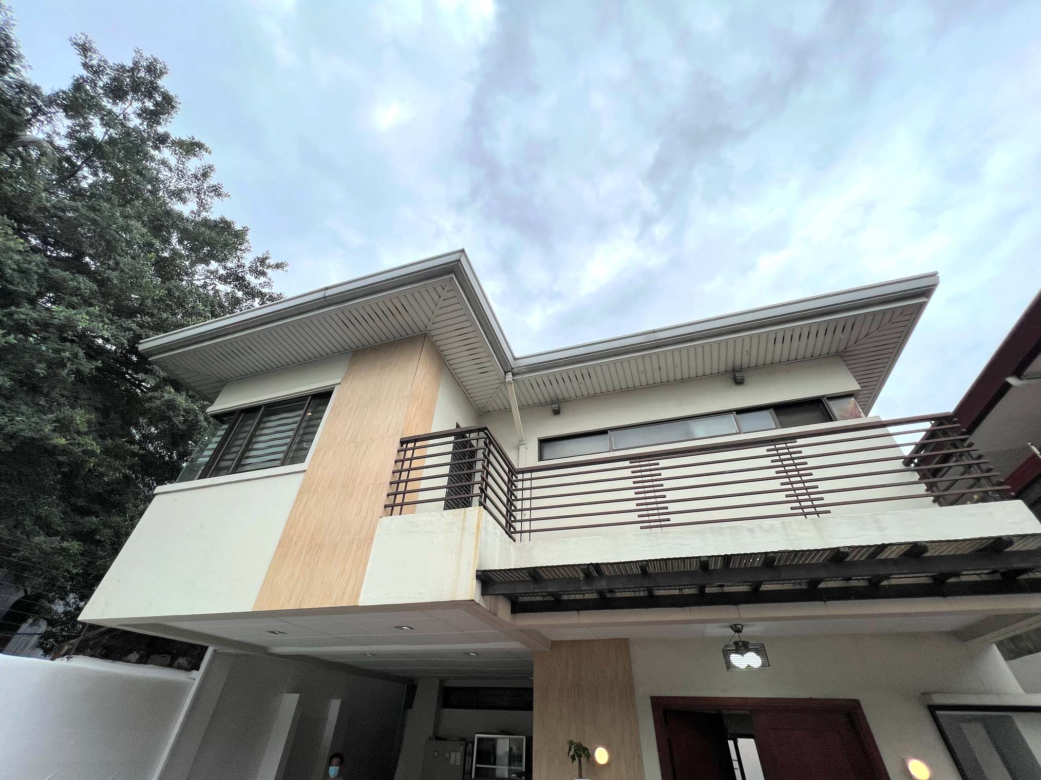 Captivating4BedroomHouseandLotforSaleinMandaluyongCity-1.jpg