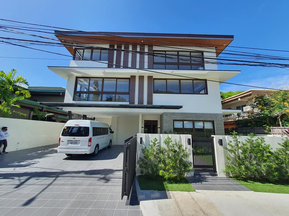 Beautiful4BedroomHouseandLotforSaleinAyalaAlabangVillageMuntinlupa-1.jpg