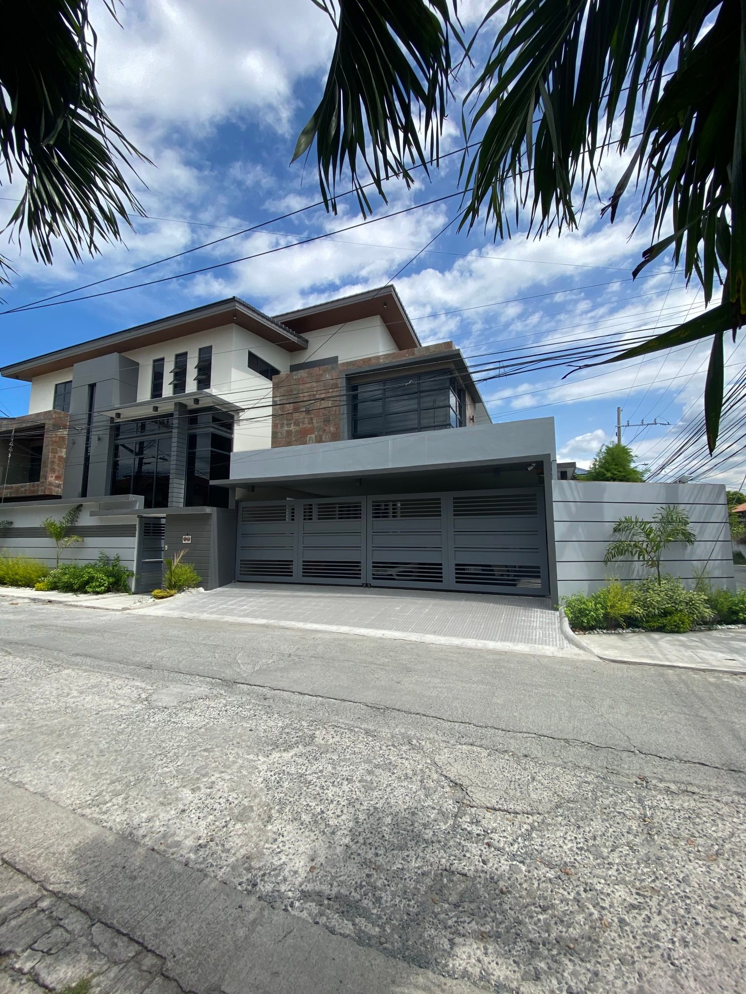 Lavish7BedroomHouseandLotforSaleinMultinationalVillageParañaque-1.jpg