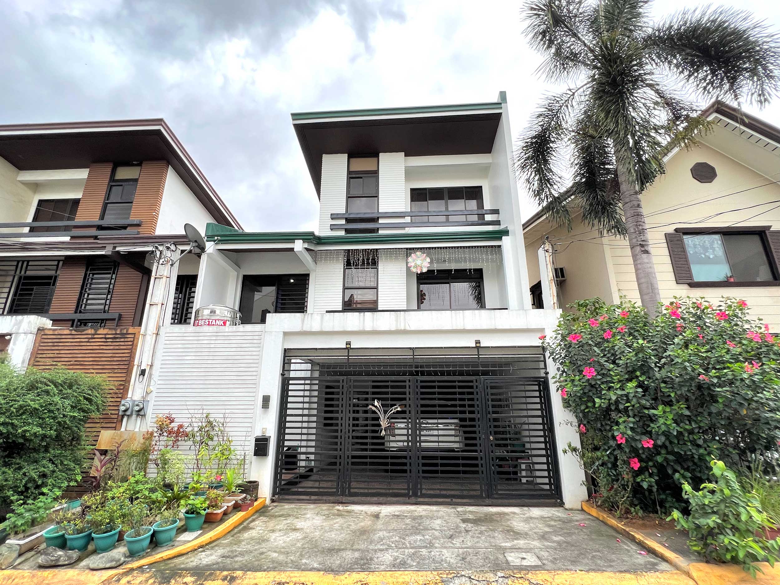 Lovely5BedroomHouseandLotforSaleinQuezonCitynearVisayasAve-1.jpg