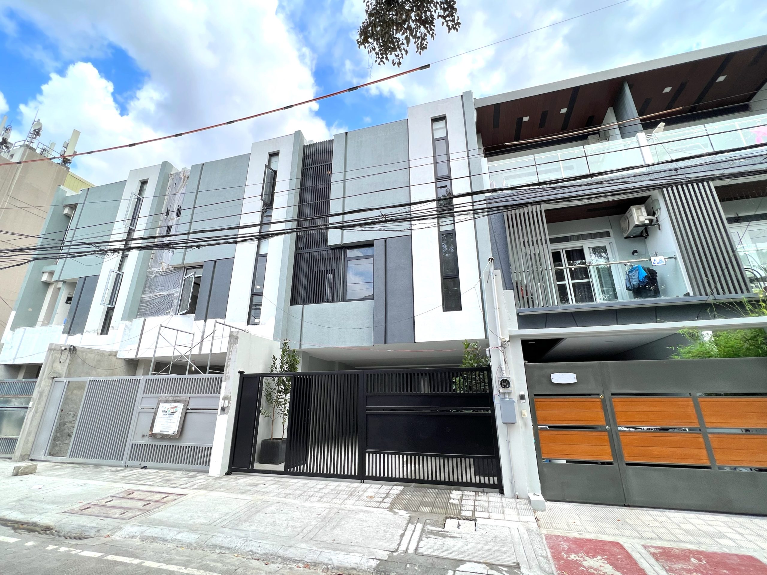 Attractive5BedroomTownhouseforSaleinQuezonCity-1.jpg