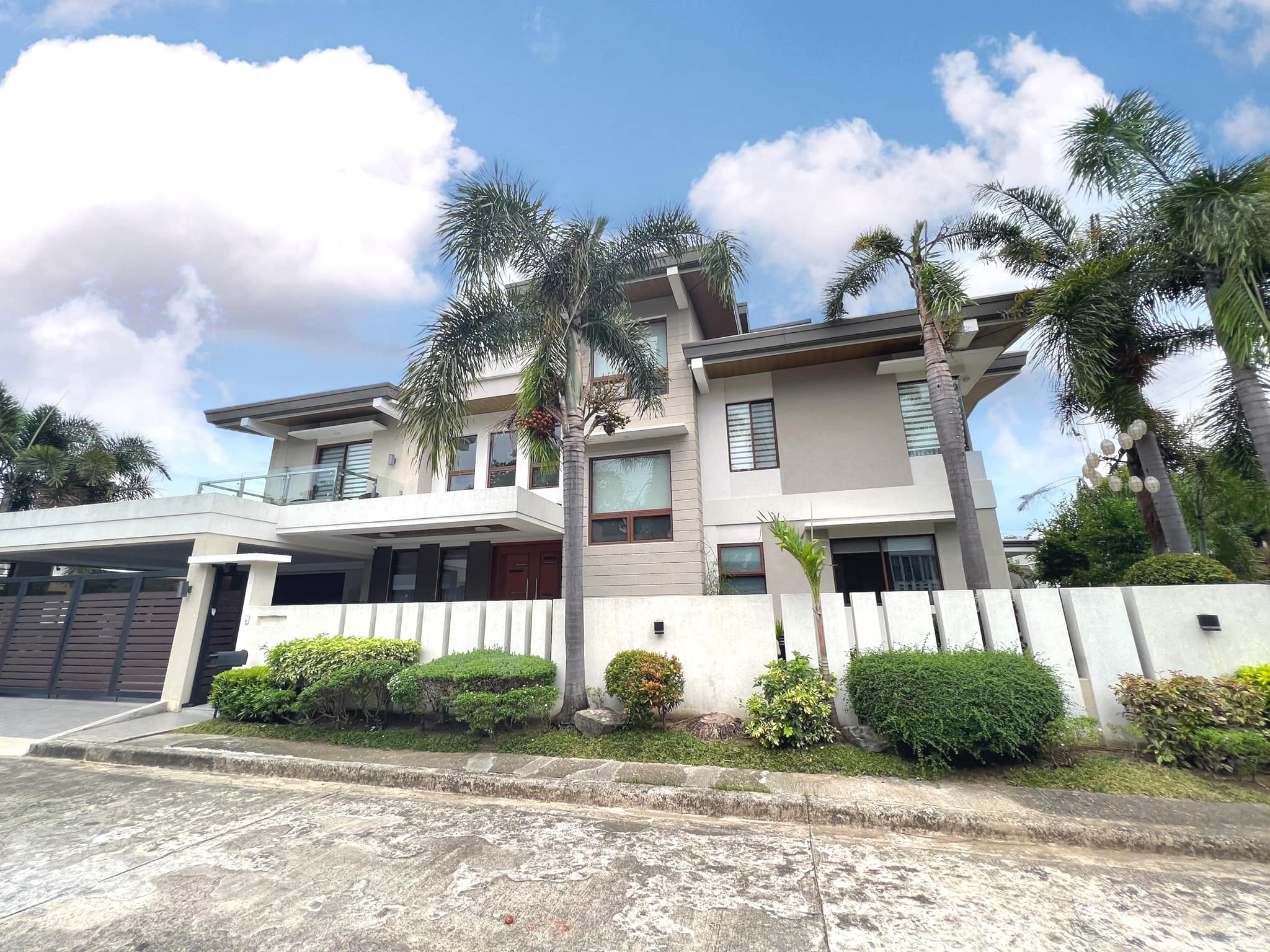 Stunning5BedroomResort-StylePropertyforSaleinSucat,Muntinlupa-1.jpg