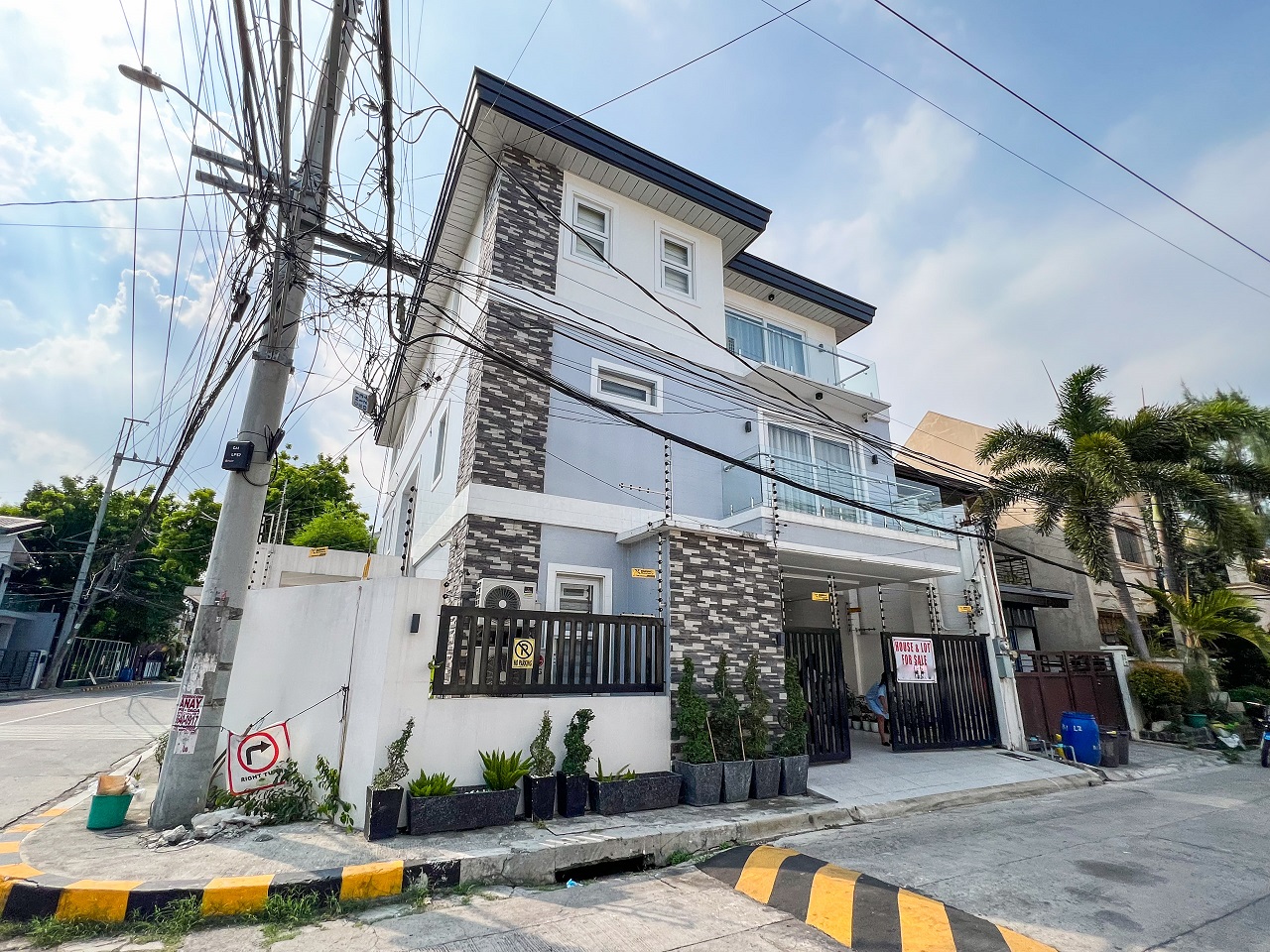 Fancy6BedroomHouseandLotforSaleinGreenwoodsExecutiveVillagePasig-1.jpg