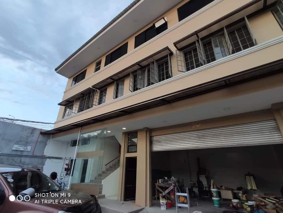 PrimeNewlyConstructed4StoreyOffice/WarehouseForSaleInQuezonCity-1.jpg