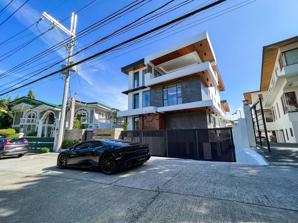 UltraModernMansionwith7BedroomsforSaleinAyalaAlabangMuntinlupa-1.jpg