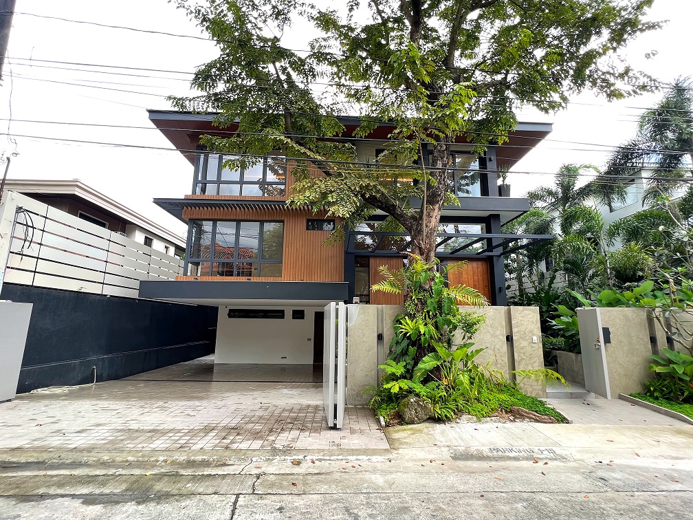 Modern5BedroomHouseforSaleinAyalaAlabangMuntinlupa-1.jpg