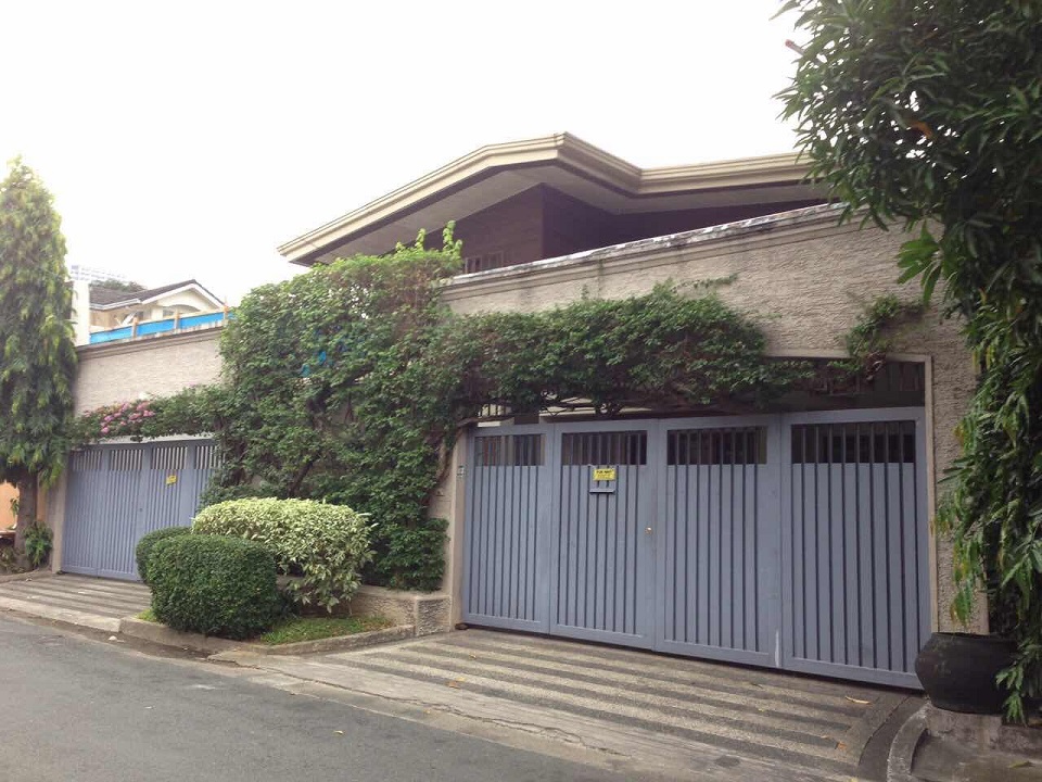 Bright3BedroomHouseforSaleinSanMiguelVillageMakati-1.jpg