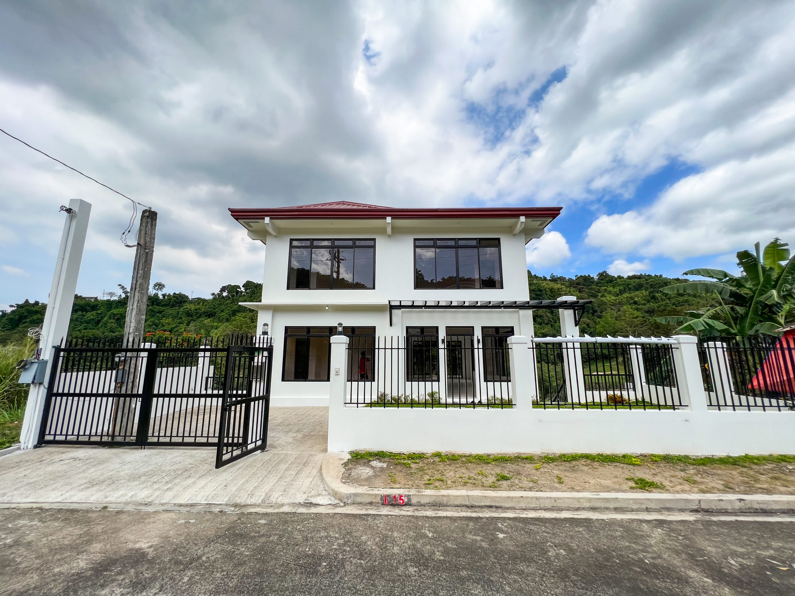 LiveinStylewiththis5BedroomHouseforSaleinSunValleyAntipolo-1.jpg