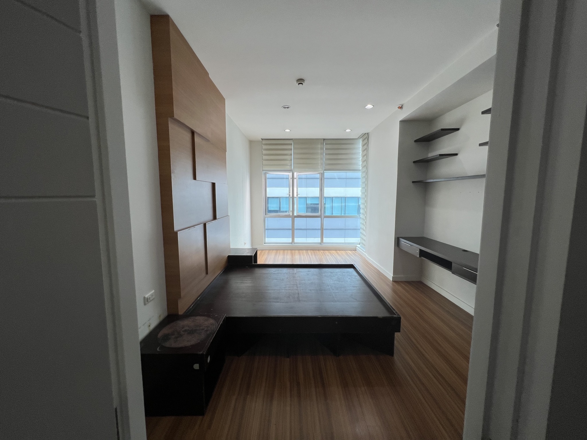 Upscale3-BedroomCondowithParkingatSapphireResidences,BGCTaguig-1.jpg