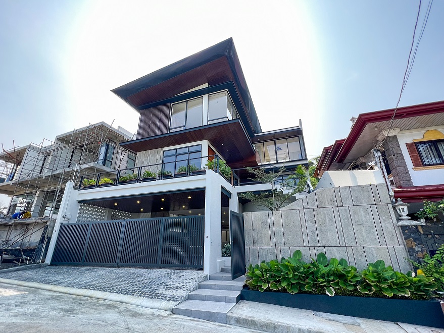 Tropical4BedroomHouseforSaleinAntipolo-1.jpg