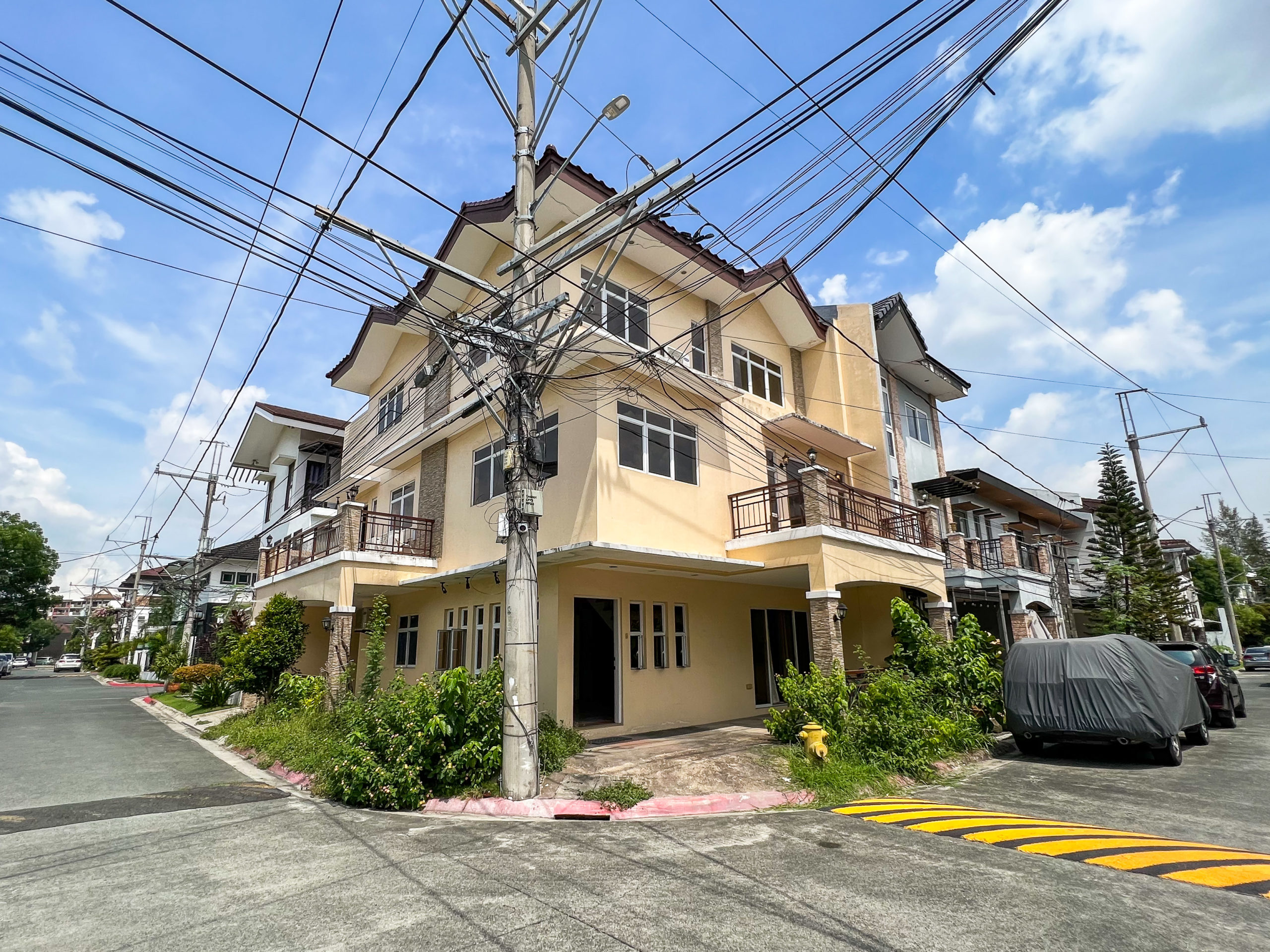 Mediterranean5BedroomHouseforSaleinMahoganyPlace-Taguig-1.jpg