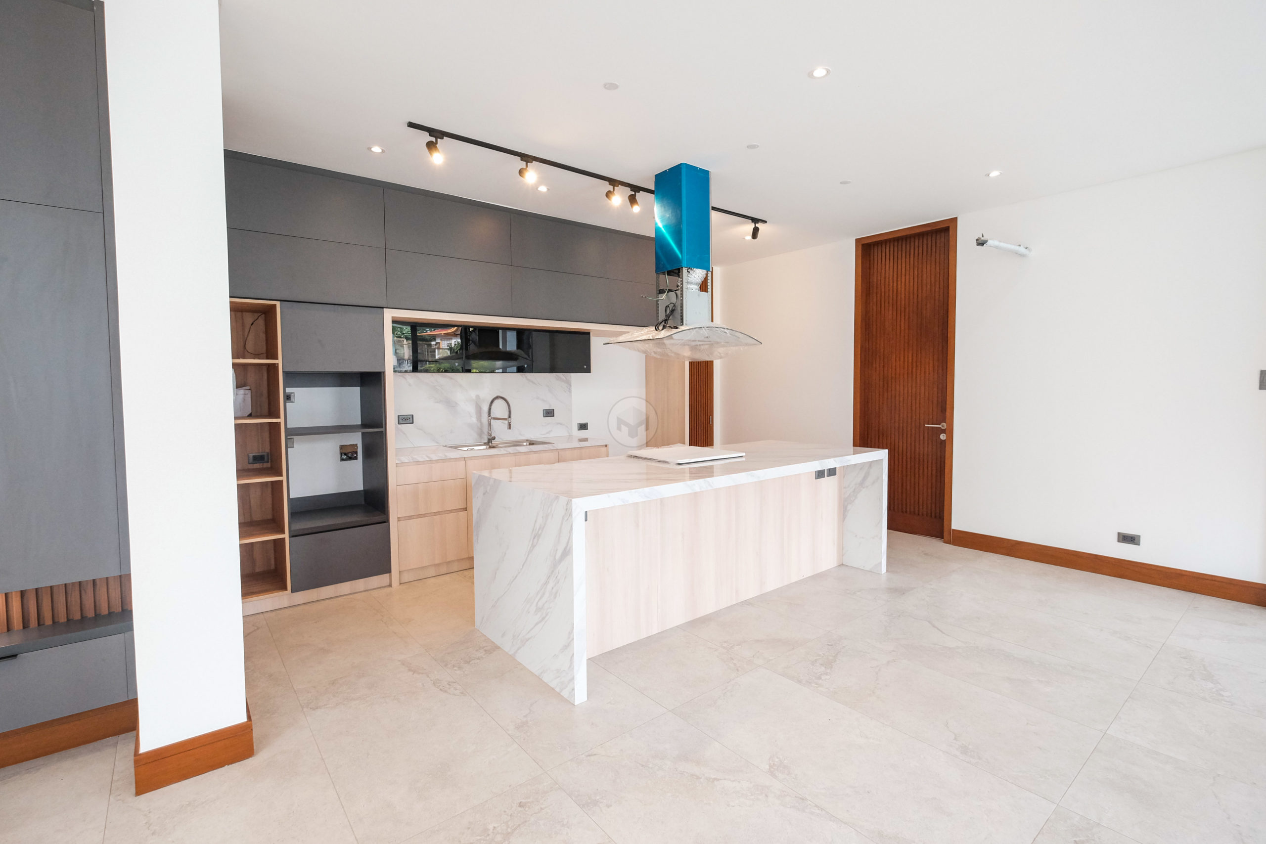 Stunning4BedroomHouseforSaleinFilinvest2QuezonCity-11.jpg
