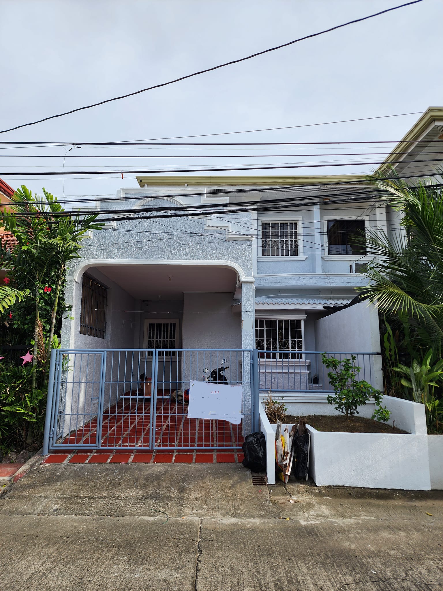 Appealing4BedroomDuplexHouseforSaleinBFHomesParanaque-1.jpg