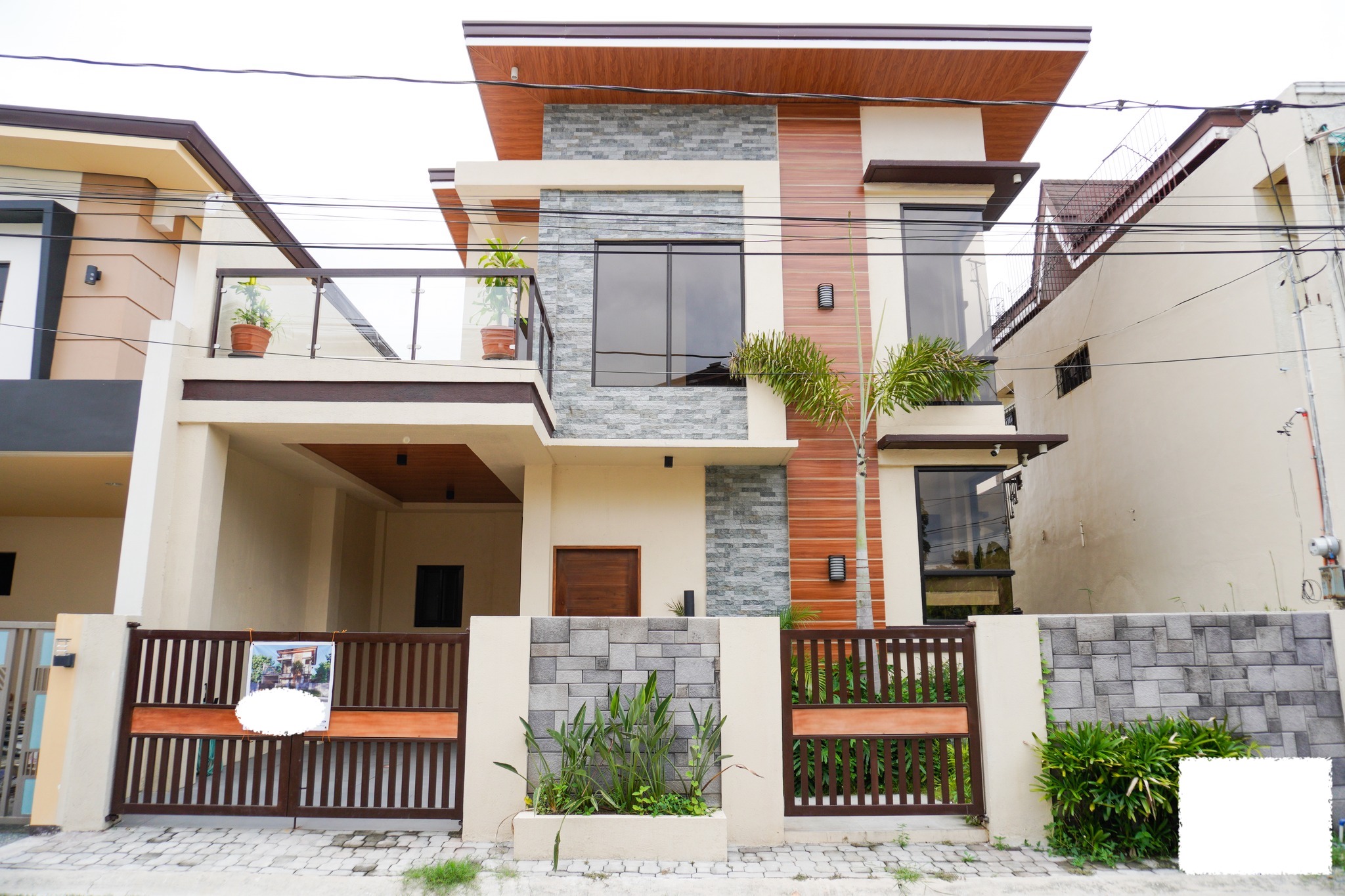 Beautiful4BedroomHouse&LotforSaleinCaviteCity-1.jpg