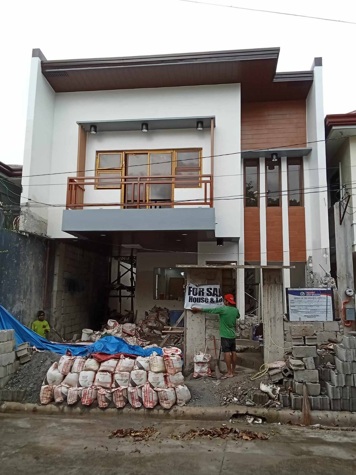 Chic3BedroomHouseforSaleinAntipolo-1.jpg