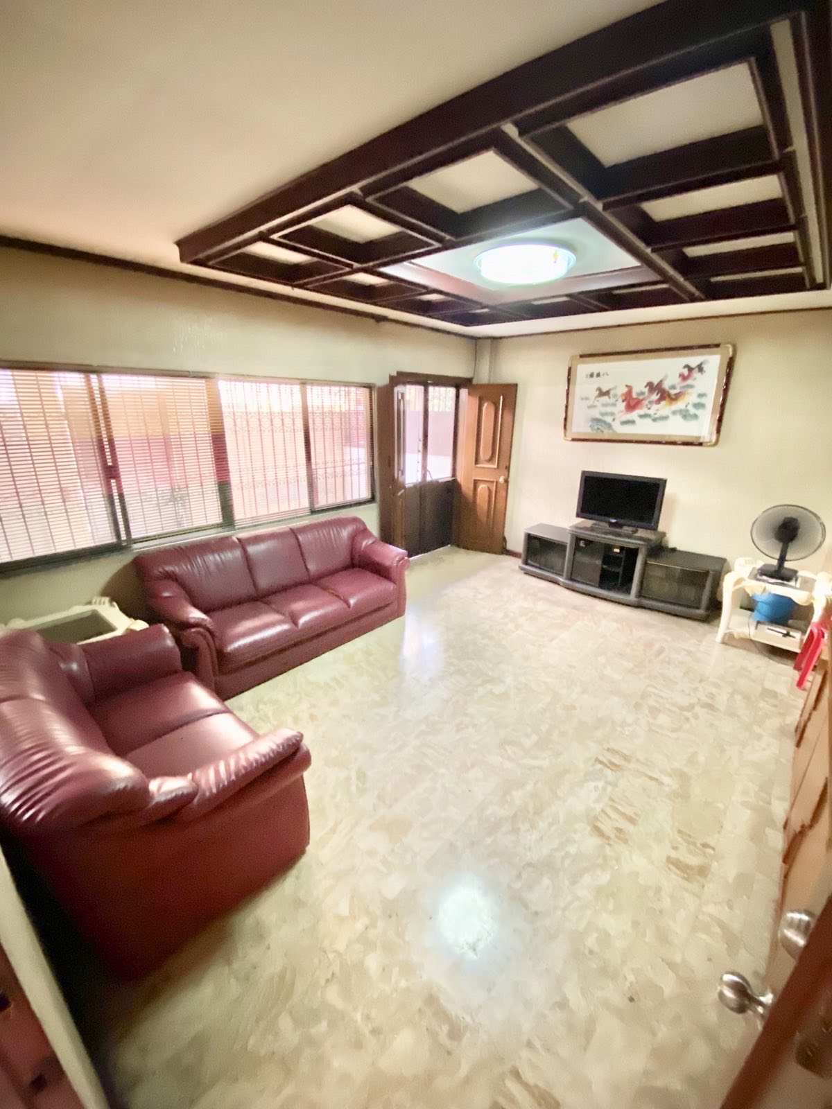 Warm4-BedroomHouseforSaleinMalacañangArea,Manila-2.jpg