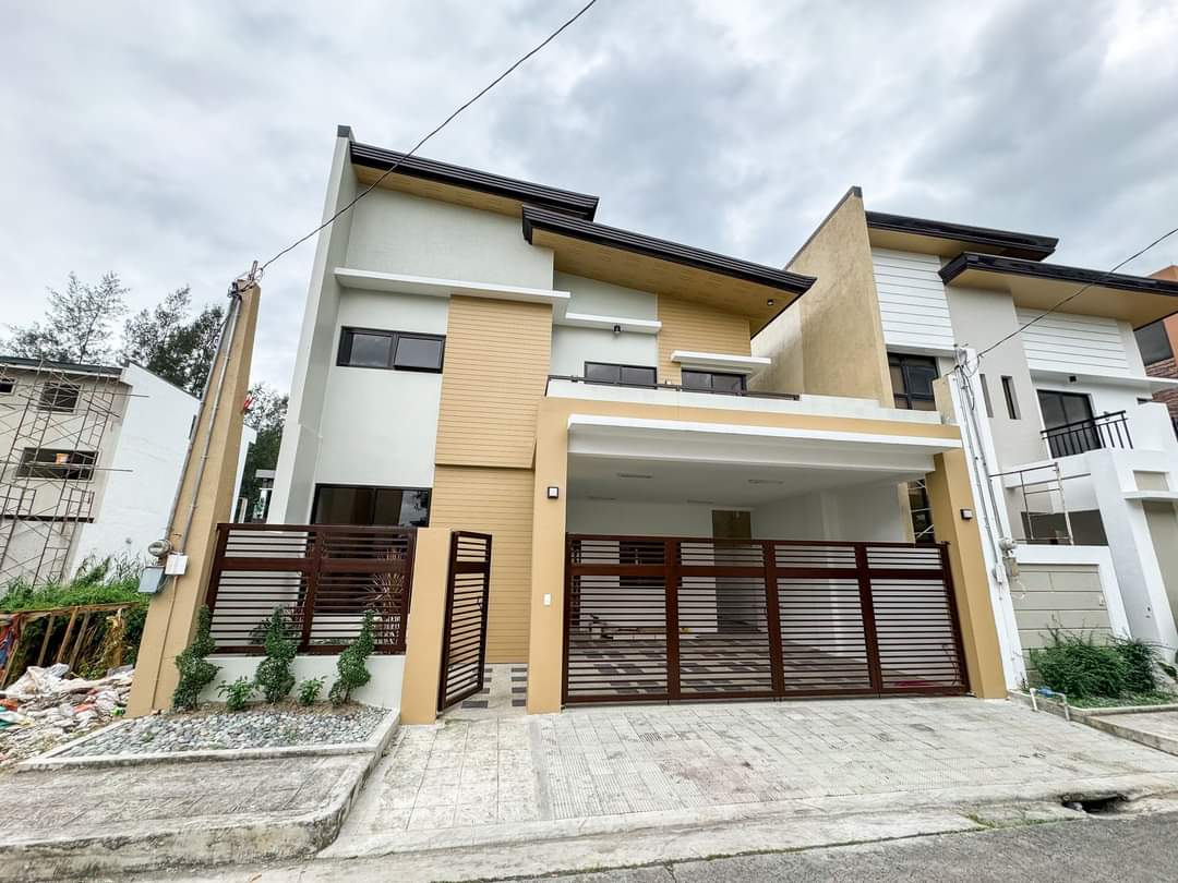 Modern4-BedroomHouseforSaleinGreenwoods,Rizal-1.jpg