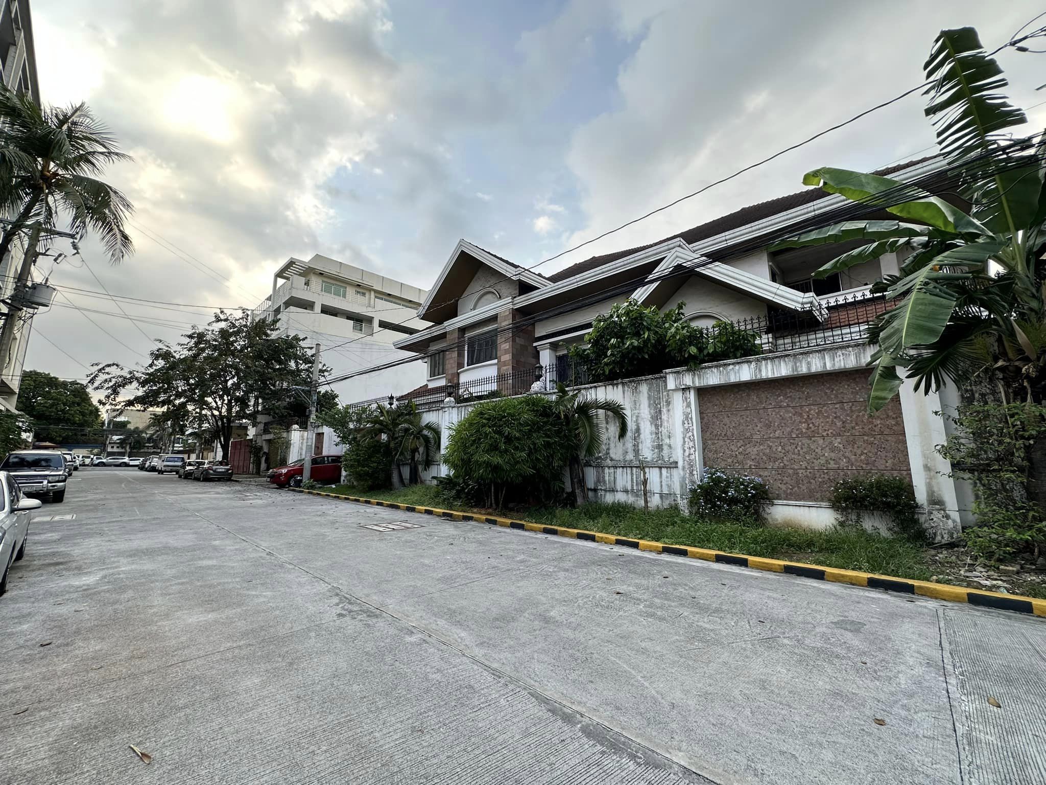 Notable10-BedroomHouseforSaleinSta.MesaHeights,QuezonCity-jpg