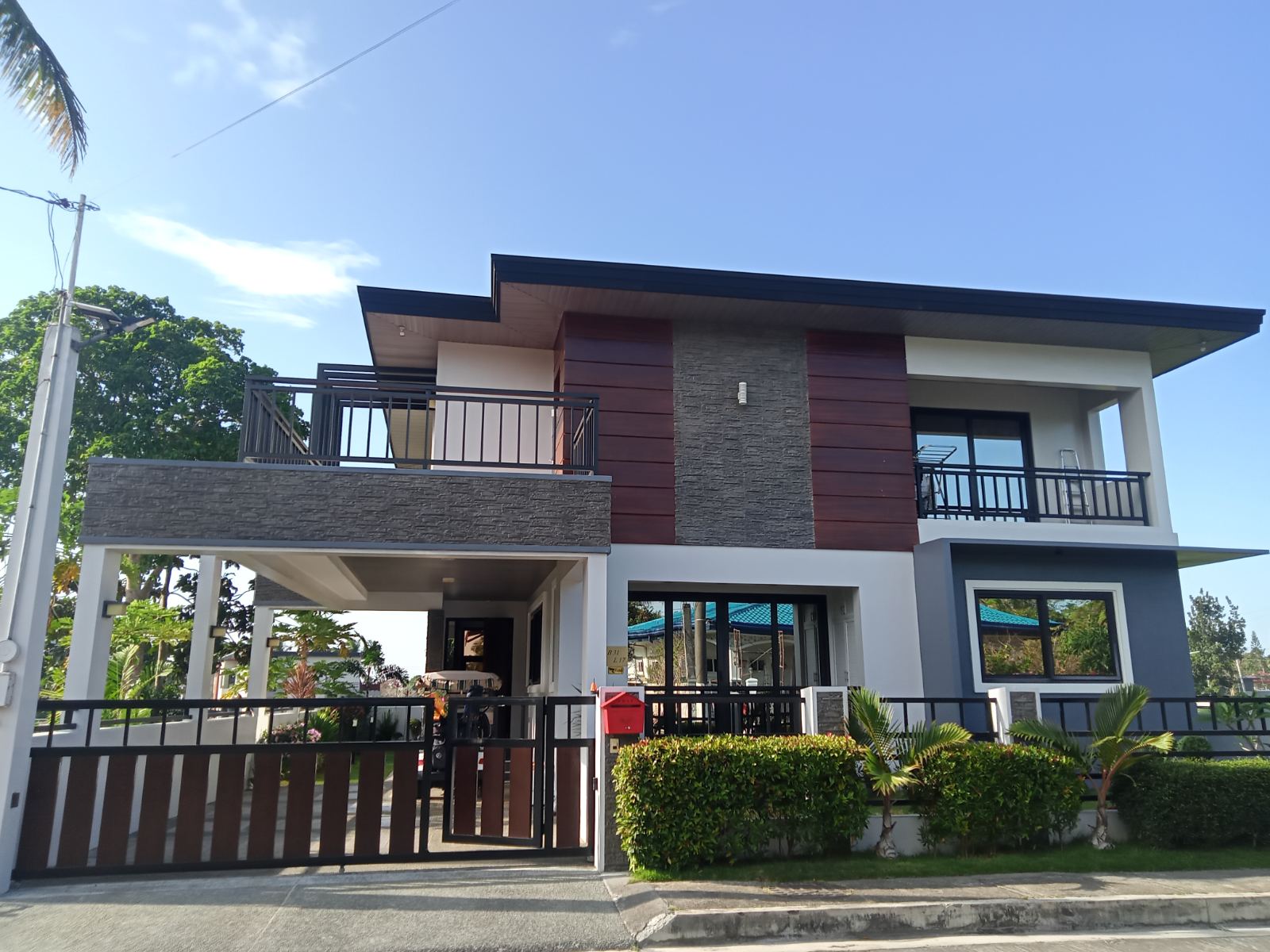 Furnished4-BedroomHouseforSaleinRivieraEstate,Silang,Cavite-1.jpg