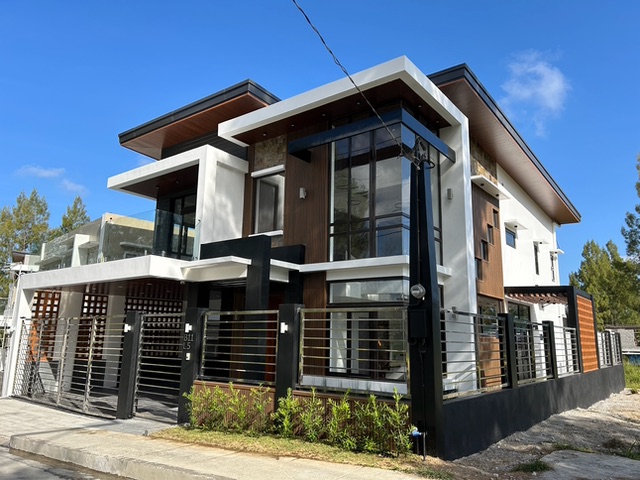 Enticing4-BedroomHouseforSaleinPuebloDelSolSubd.,TagaytayCity-1.jpg