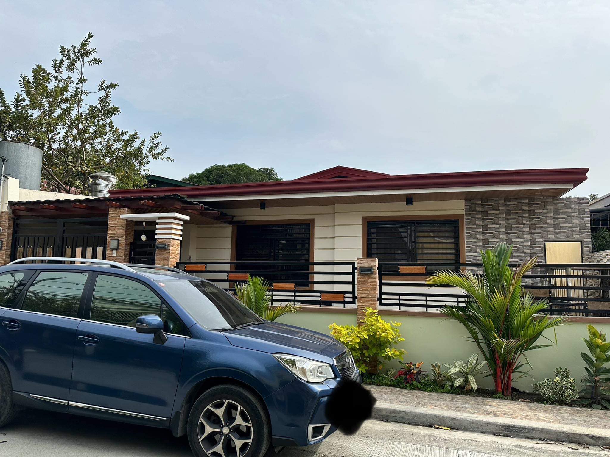 Notable3-BedroomHouseforSaleinSucat,ParañaqueCity-1.jpg