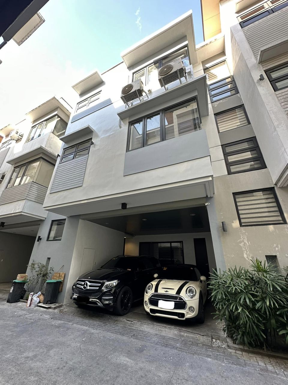 Stocked4-BedroomTownhouseforSaleinNewManila,QuezonCity-3.jpg