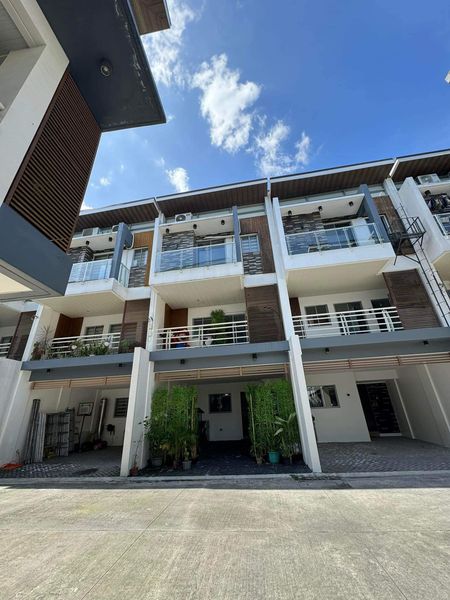 Fabulous3-BedroomTownhouseforSaleNearCongresssional Ave.,QuezonCity-1.jpg