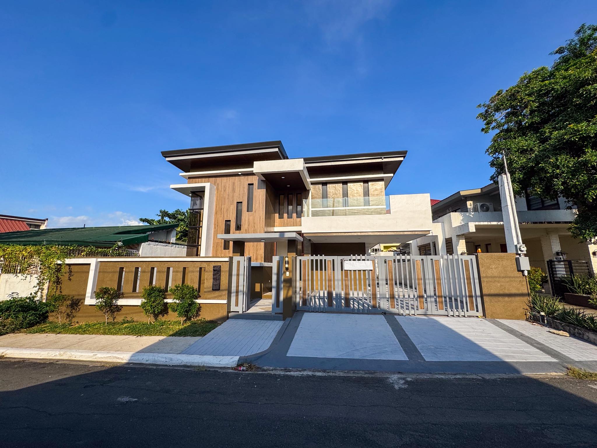 Modern4-BedroomHouseForSaleinMarceloGreenVillage,Paranaque-1.jpg