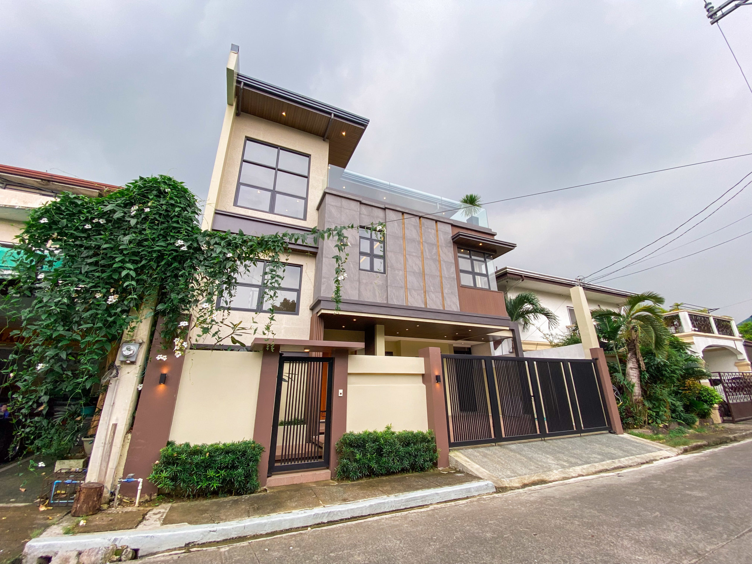 Stunning5BedroomHouseandLotforSaleinVermontPark,LowerAntipolo-3.jpg