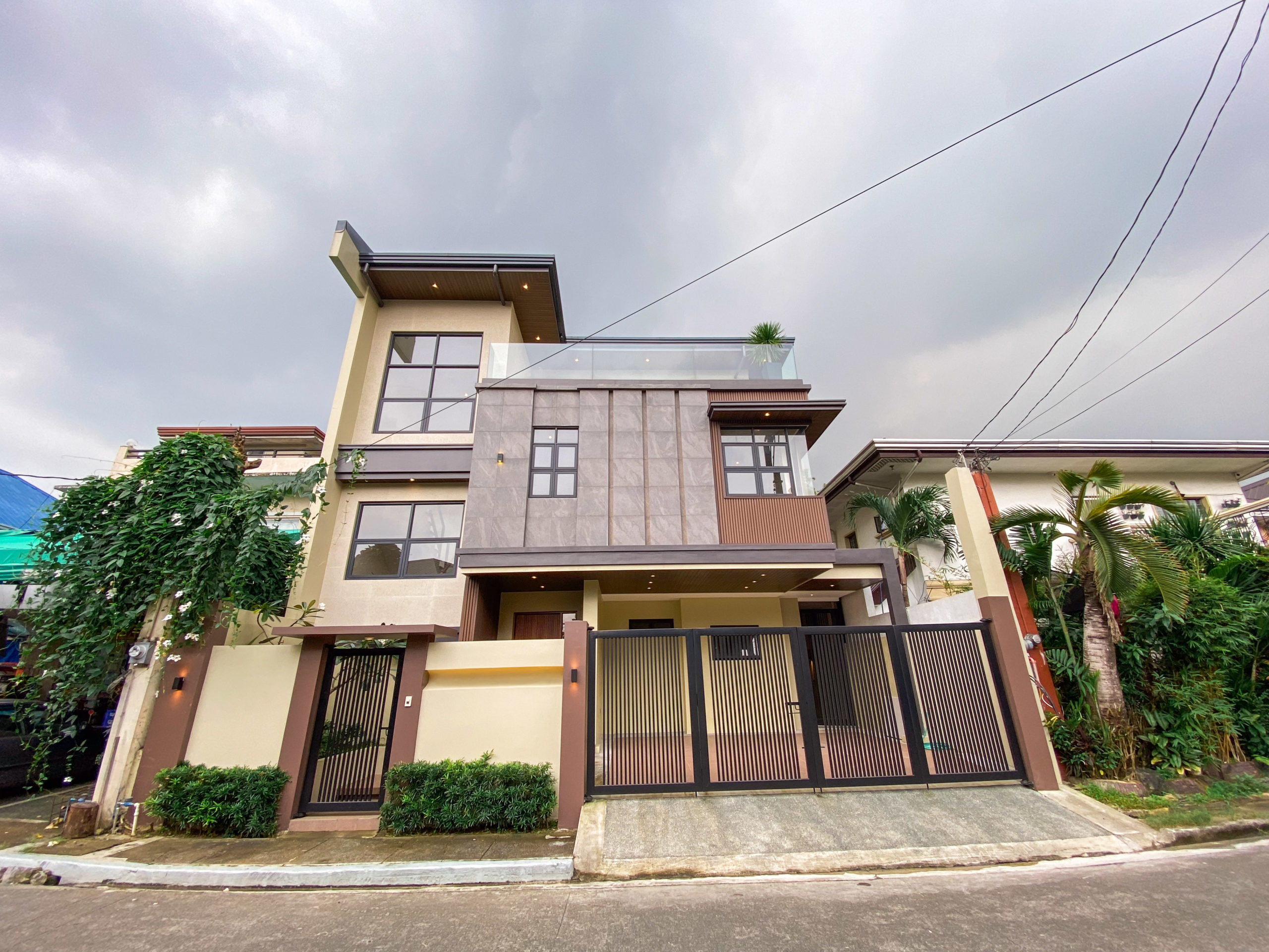 Stunning5BedroomHouseandLotforSaleinVermontPark,LowerAntipolo-1.jpg