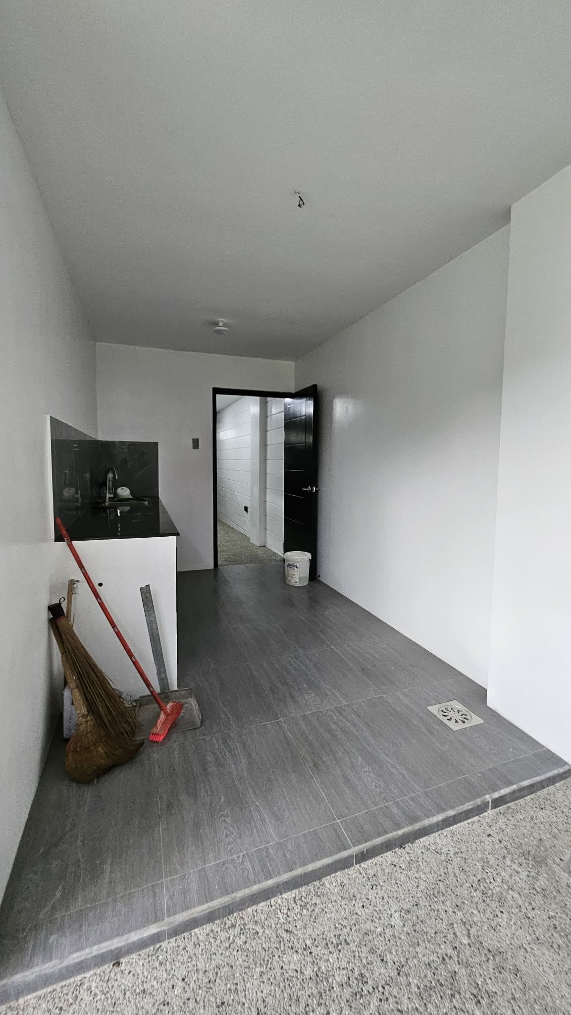 Contemporary5-BedroomHouseandLotforSaleinRoyalNorthwoodsGolf&Country Club,SanRafael,Bulacan-26.jpg