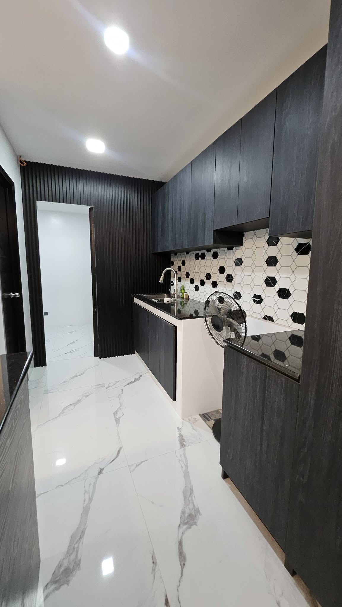 Contemporary5-BedroomHouseandLotforSaleinRoyalNorthwoodsGolf&Country Club,SanRafael,Bulacan-15.jpg