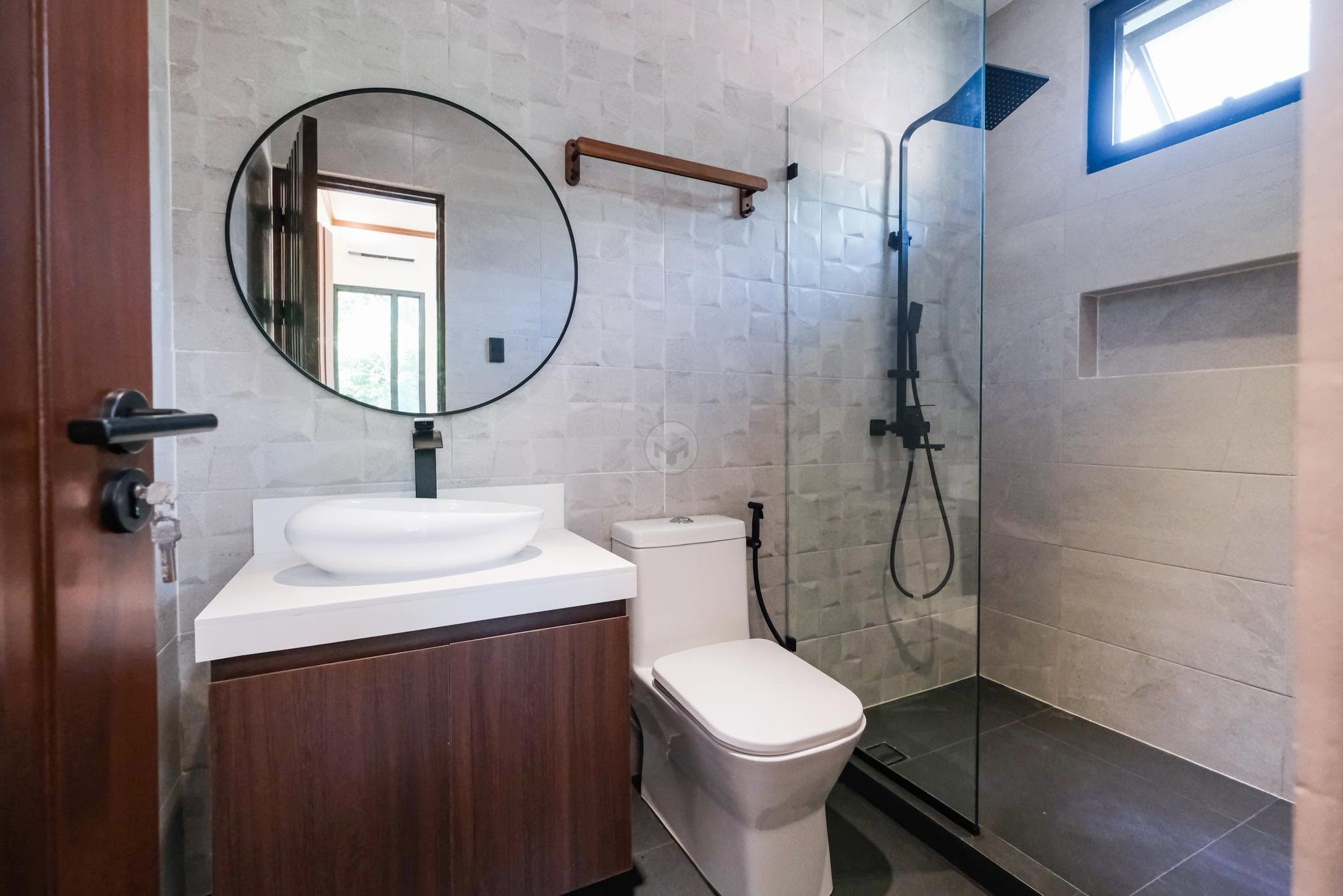 Captivating4-BedroomHouseandLotforSaleinAyalaAlabang,Muntinlupa-17.jpg
