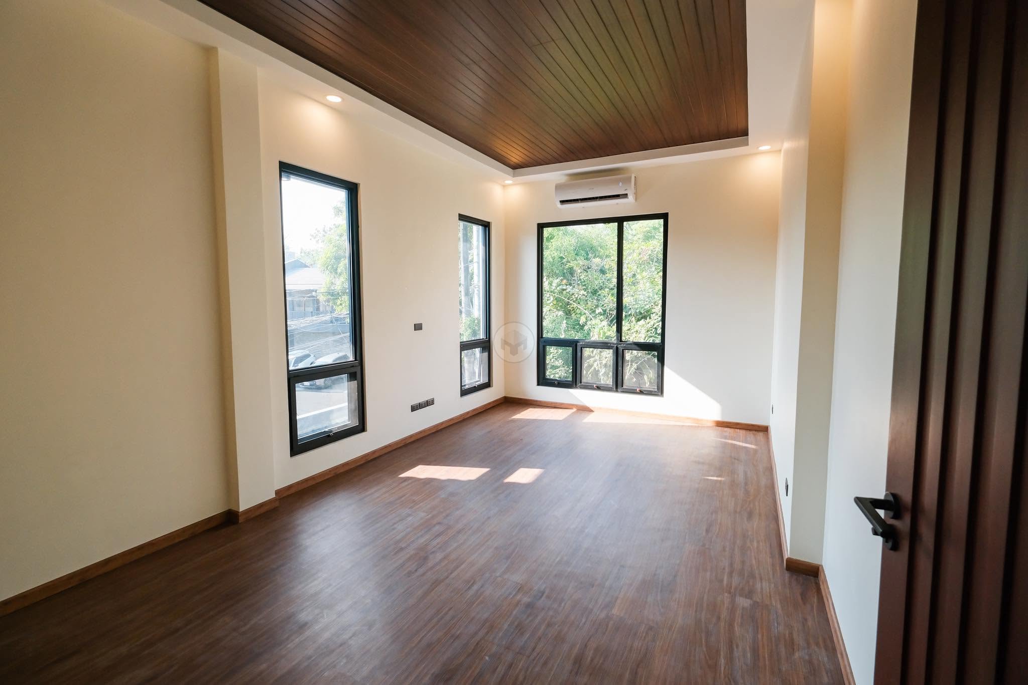 Captivating4-BedroomHouseandLotforSaleinAyalaAlabang,Muntinlupa-8.jpg