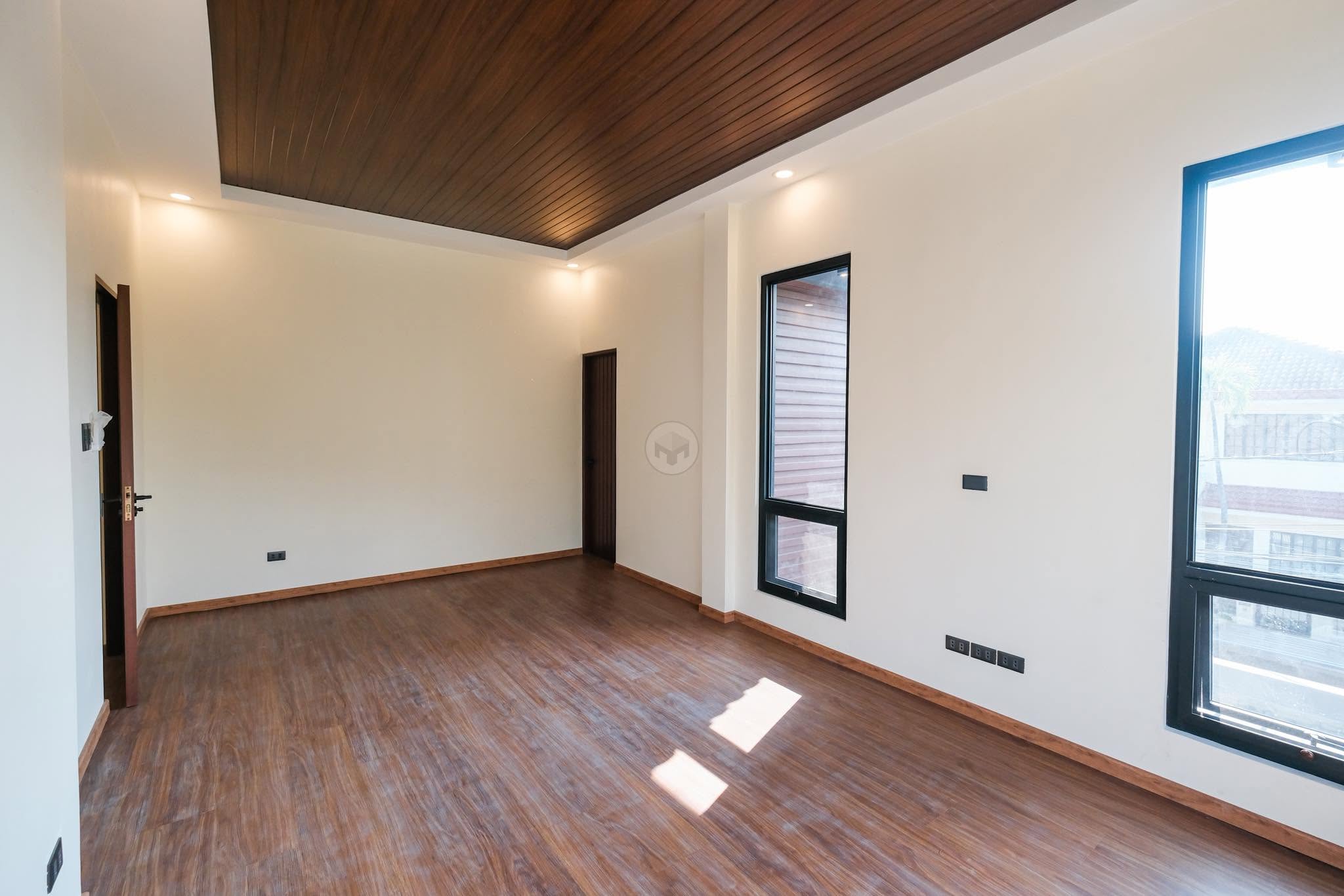 Captivating4-BedroomHouseandLotforSaleinAyalaAlabang,Muntinlupa-13.jpg