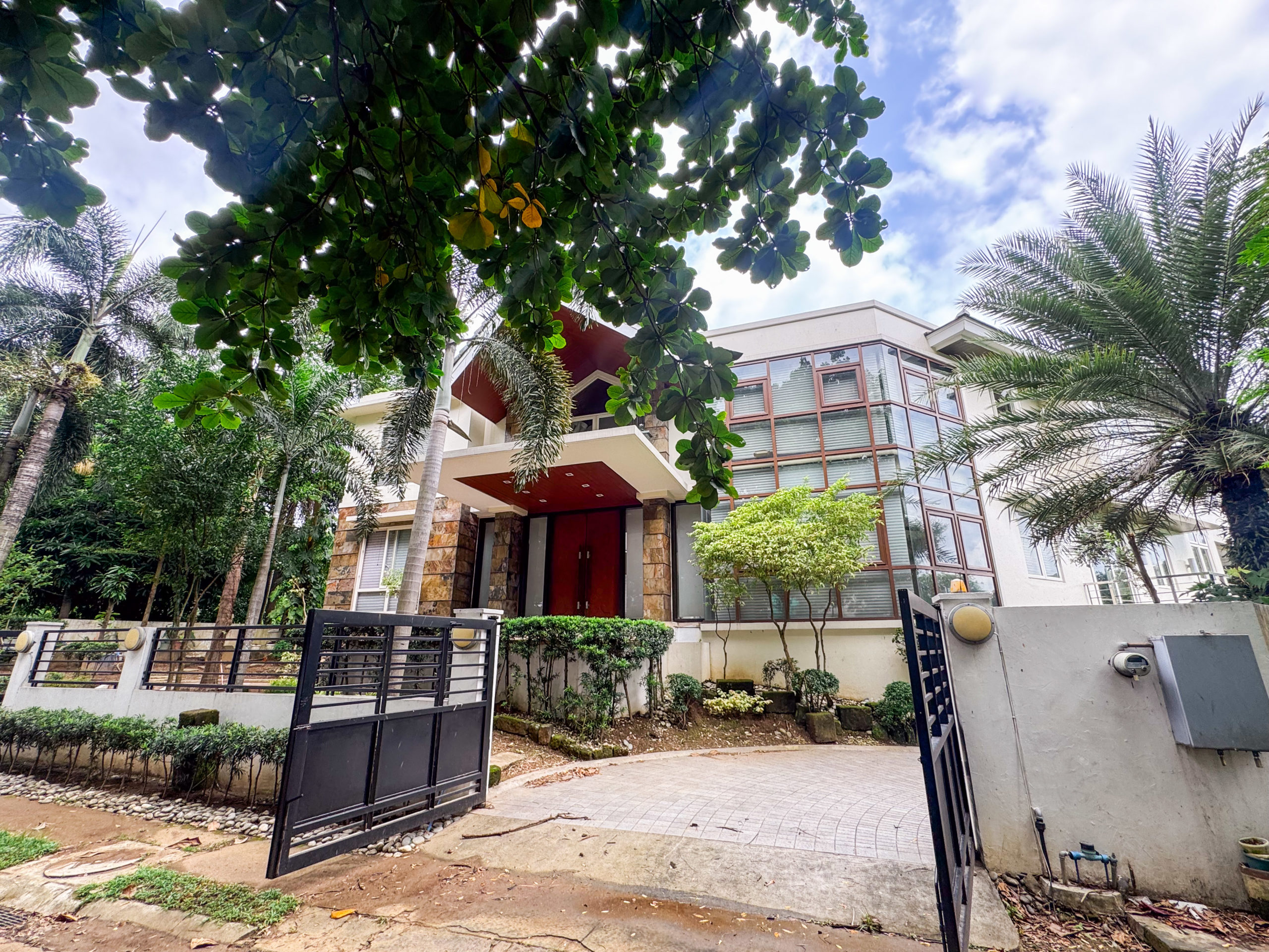 Timeless7-BedroomHouseandLotforSaleinAyalaHillside,QuezonCity-1.jpg