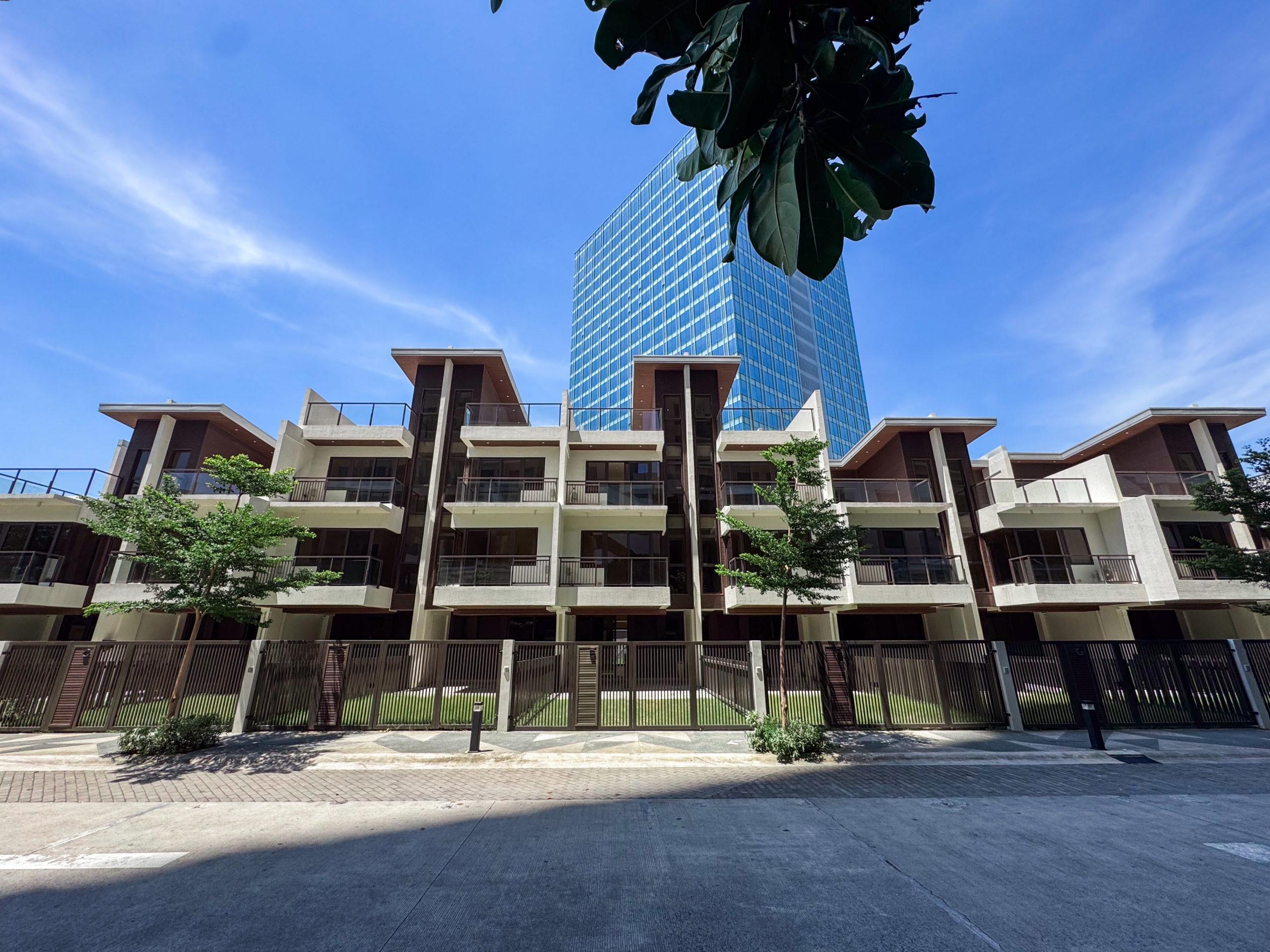 Prisitine5-BedroomTownhouseinMandaluyong-1.jpg
