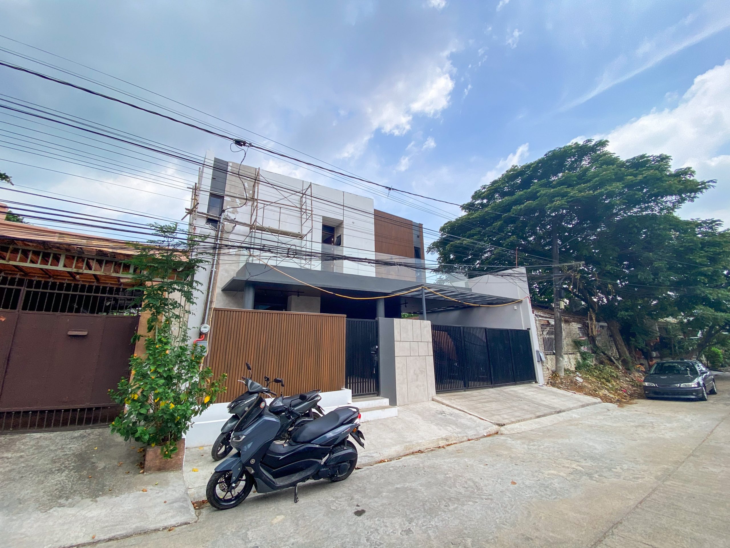 Charming3-BedroomHouseandLotforSaleinMeralcoVillage,Taytay,Rizal-1.jpg