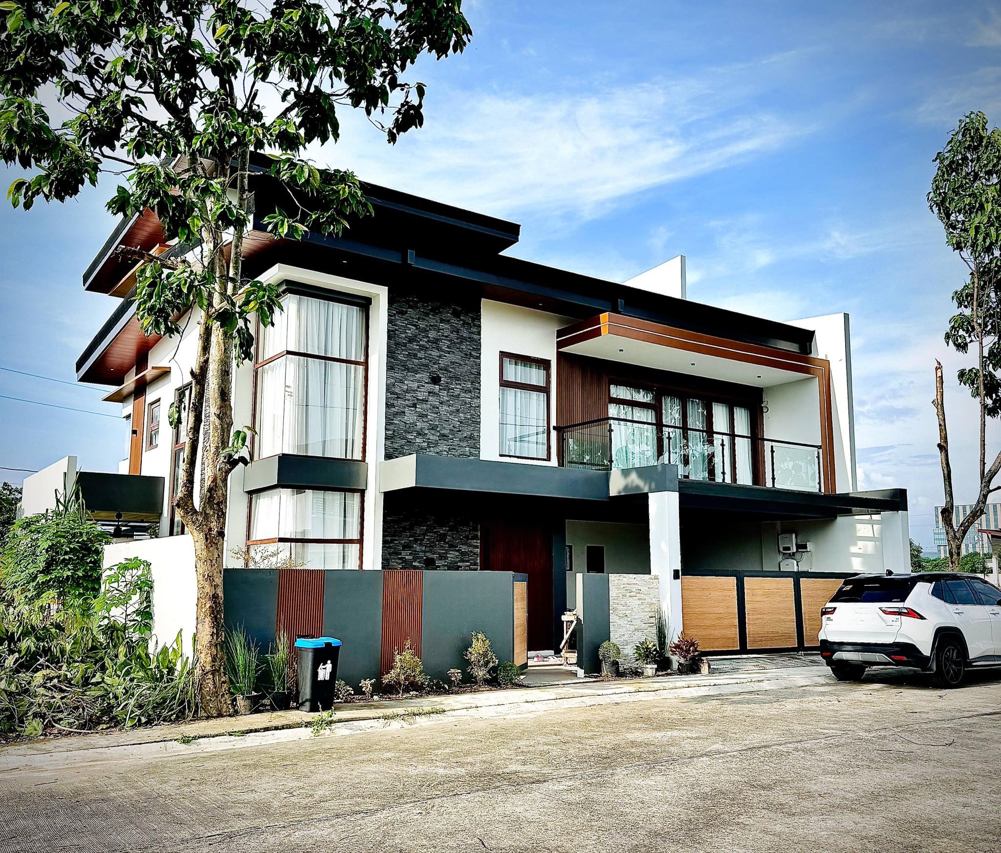 Notable5-BedroomHouseandLotforSaleinSonoma,Sta.Rosa.,Laguna-1.jpg
