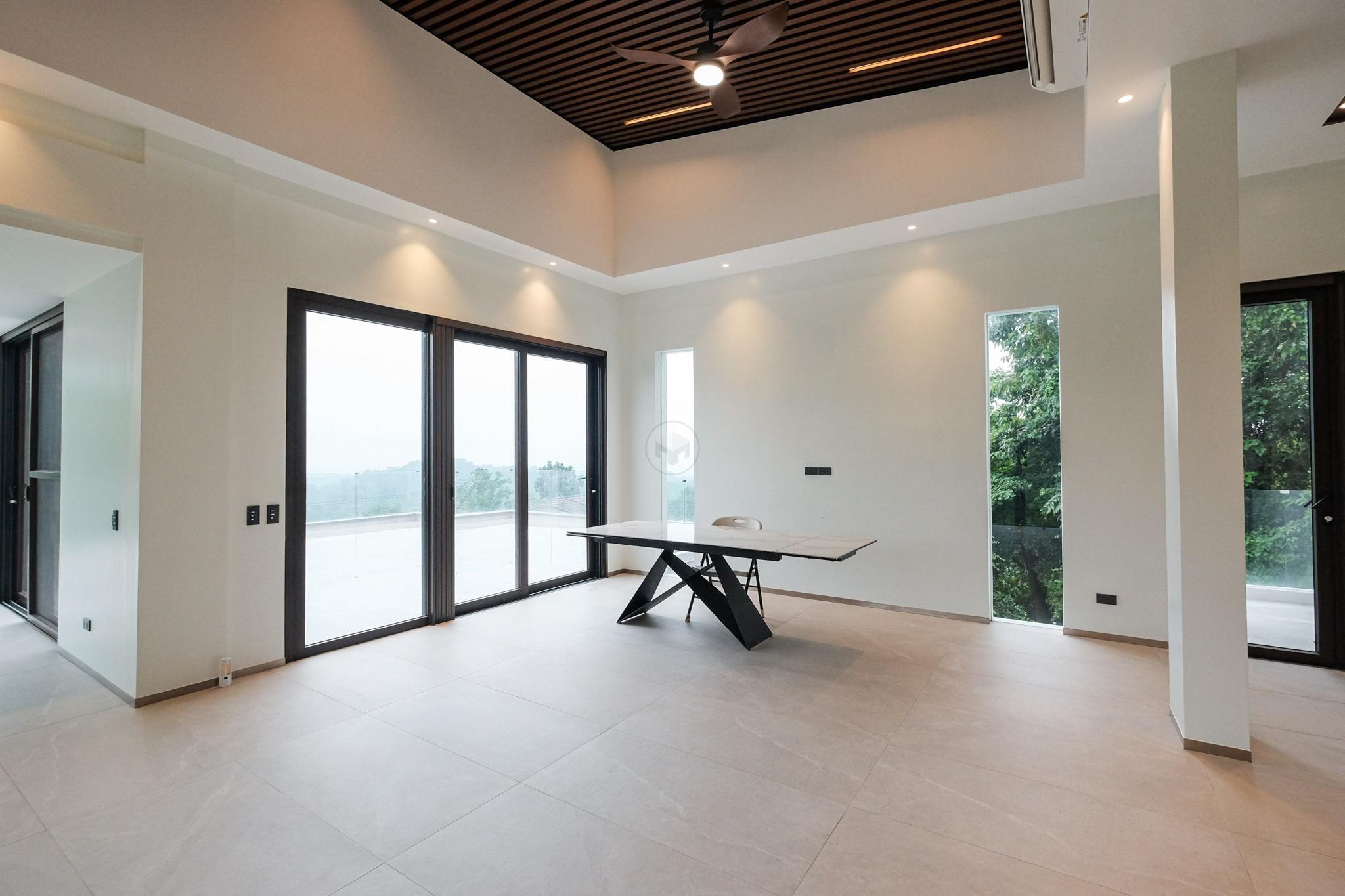 Sensational6-BedroomMulti-levelHousewithCityViewforSaleinParkridgeEstates,AntipoloCity-25.jpg