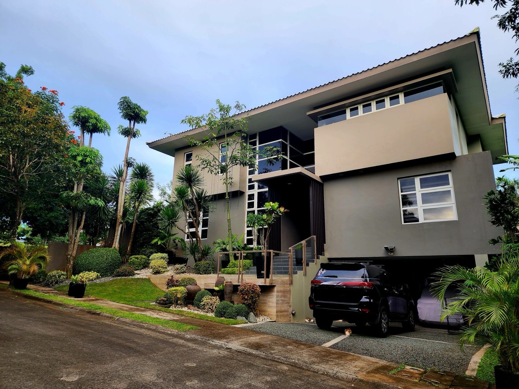 Stunning5-BedroomHouseandLotforSaleatAyalaWestgroveHeightsinSilang,Cavite-1.jpg
