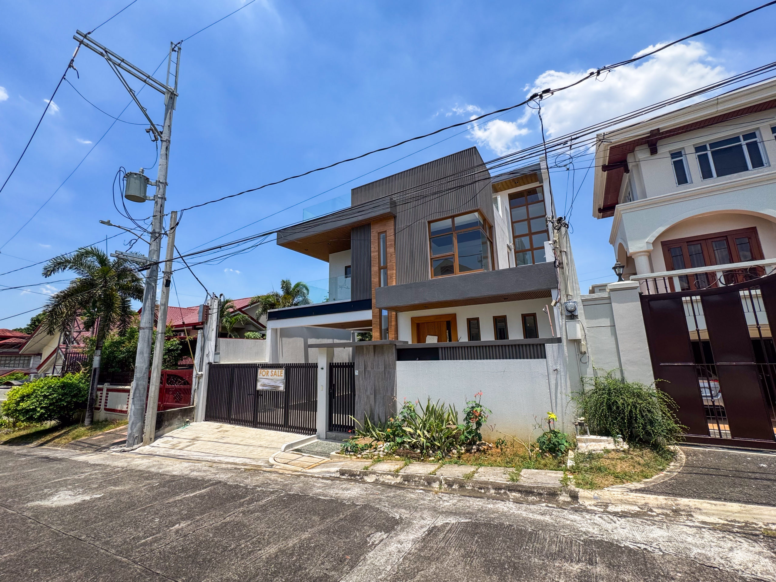 Pristine7-BedroomHouseandLotforSaleinFilinvest1,QuezonCity-1.jpg