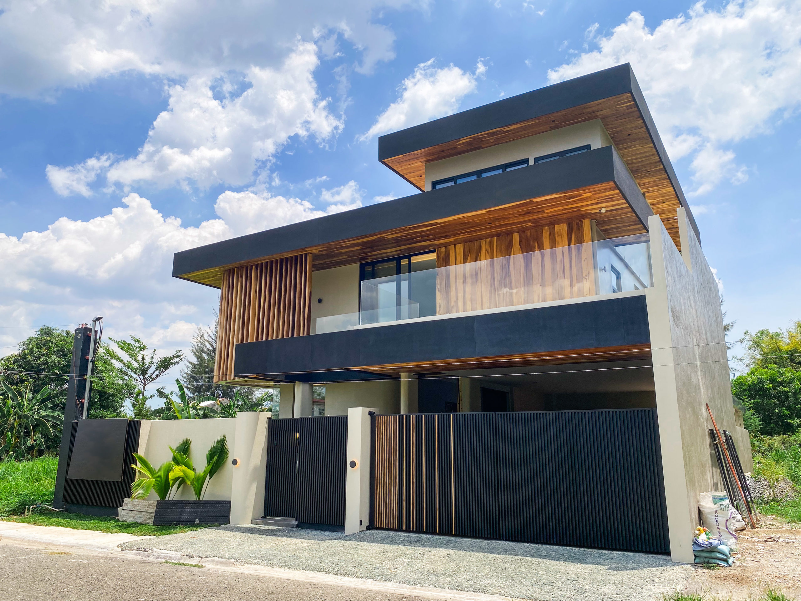 Outstanding5-BedroomHouseandLotforSaleinGenevaGardensSubdivision,Fairview,QuezonCity-1.jpg